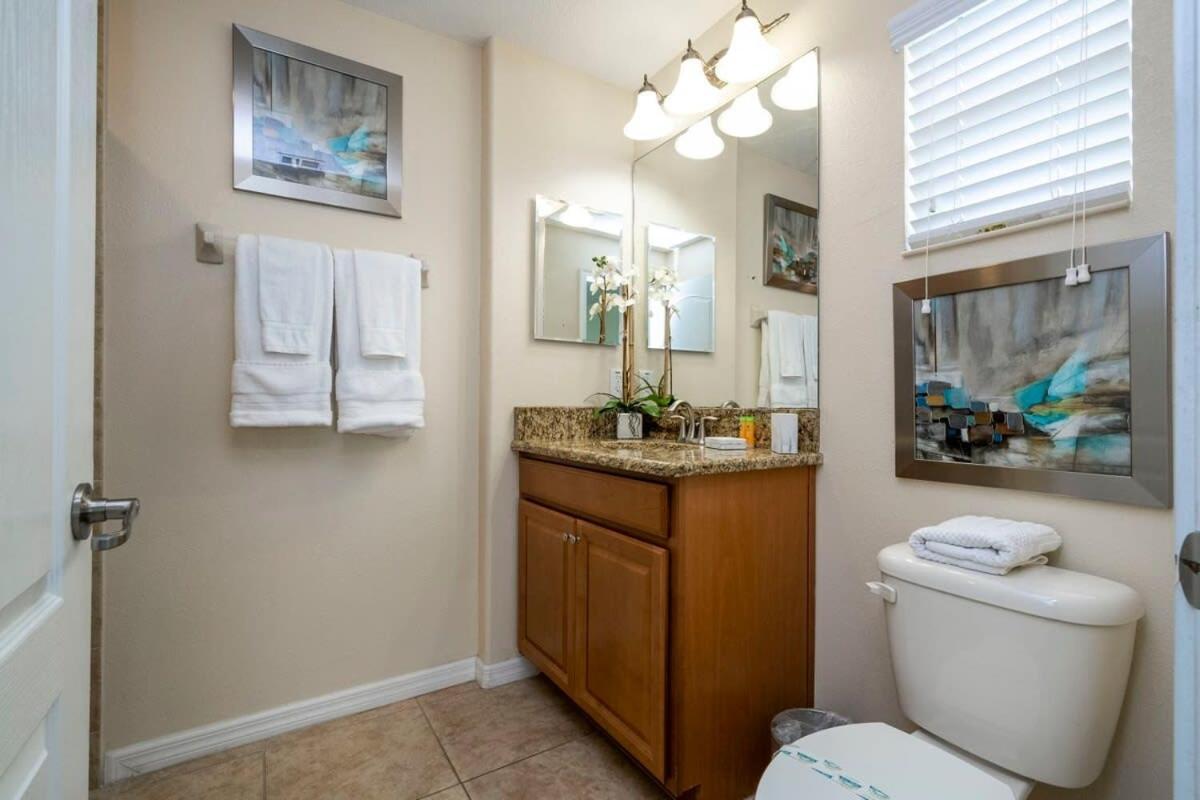 Five Bedrooms Townhome With Pool 4849